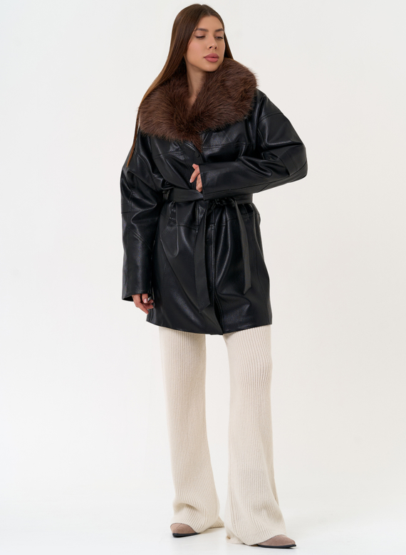 Женская утепленная куртка из эко кожи с воротником из эко меха