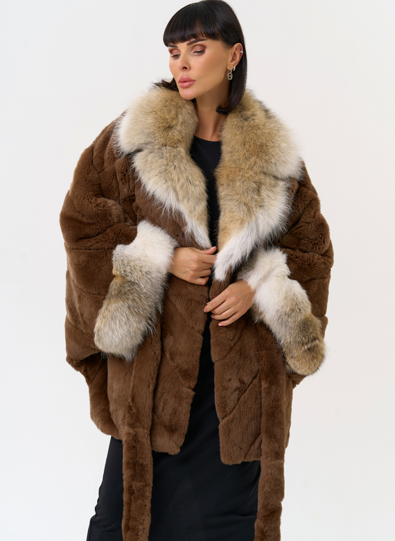 Шуба из кролика с отделкой из меха койота