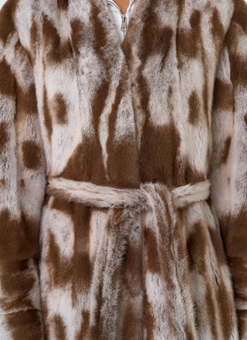 Шуба из норки с анималистичным принтом