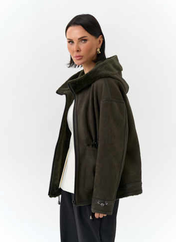 Женская дубленка из эко замши с капюшоном