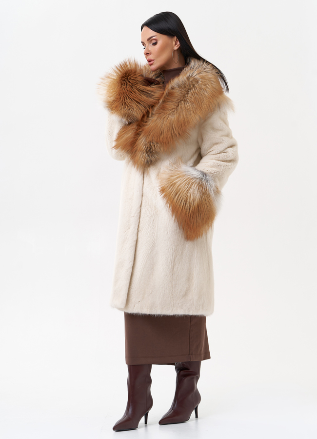 Норковая шуба с отделкой из меха лисы модель № 29542 универмаг малина