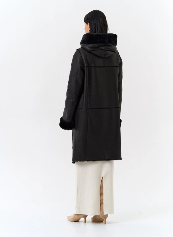Женская натуральная дубленка с капюшоном