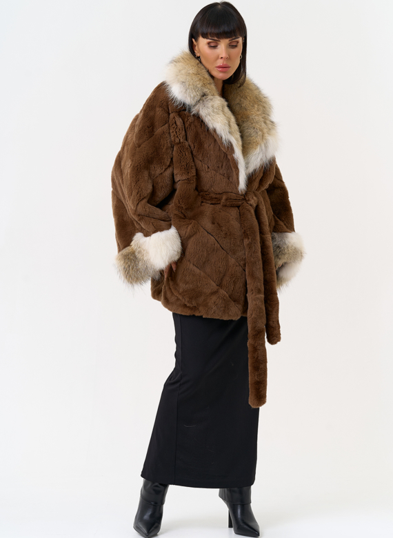 Шуба из кролика с отделкой из меха койота