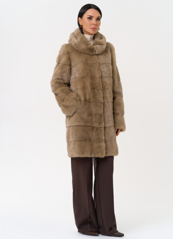 Поперечная норковая шуба с капюшоном