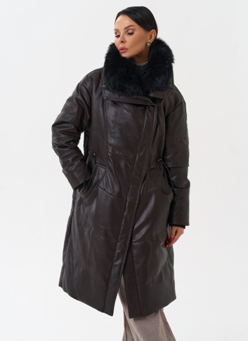 Женский кожаный пуховик с отделкой из натурального меха