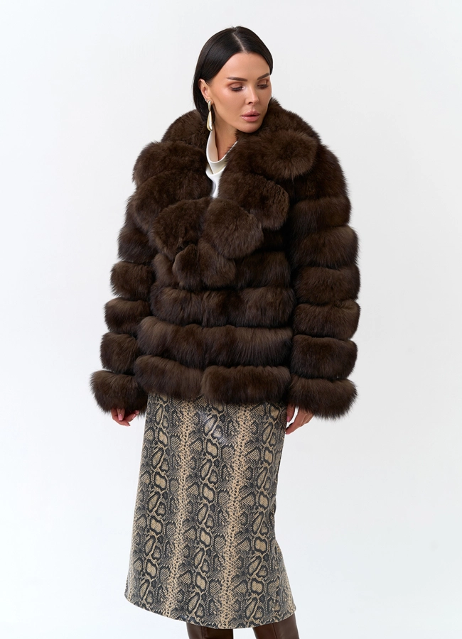 Короткая шуба из меха песца с английским воротником модель № 33759 универмаг малина