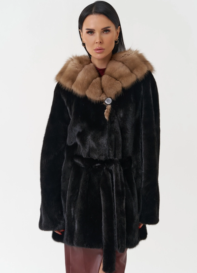 Норковая шуба с капюшоном из меха куницы модель № 30481 универмаг малина