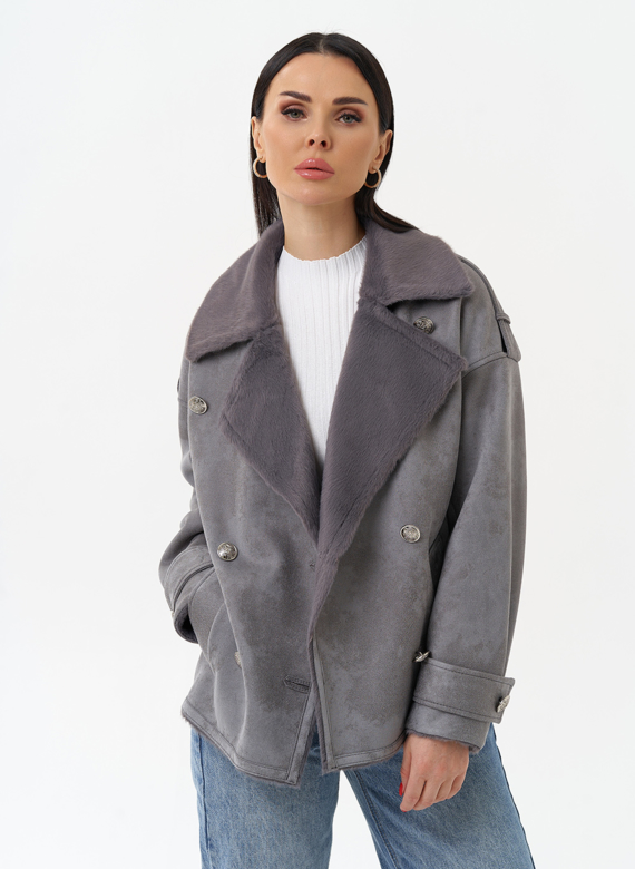 Дубленка из эко замши с акцентными пуговицами