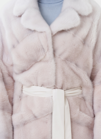 Шуба из норки с английским воротником 