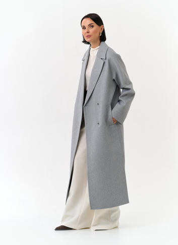 Женское пальто с английским воротником