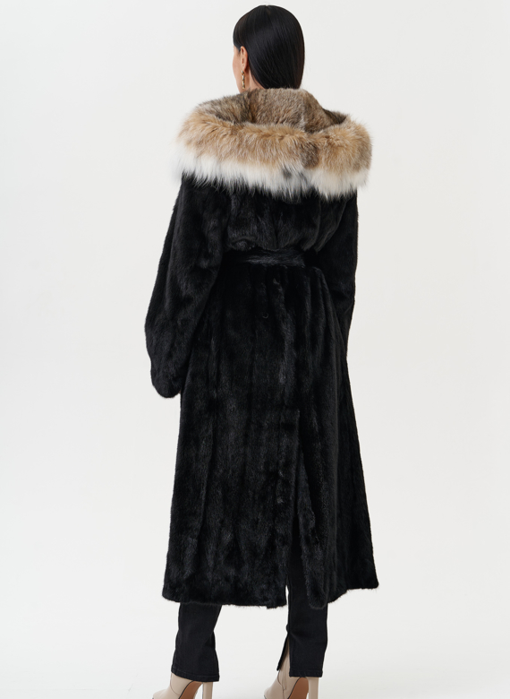 Норковая шуба с капюшоном из меха рыси