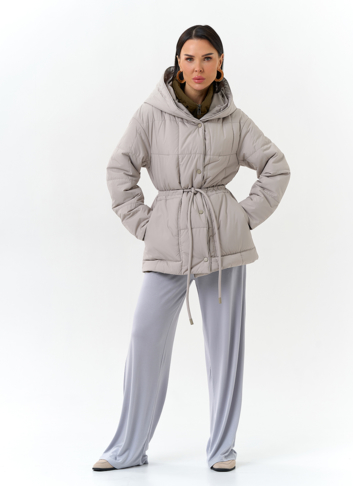 Женская куртка с контрастным воротником