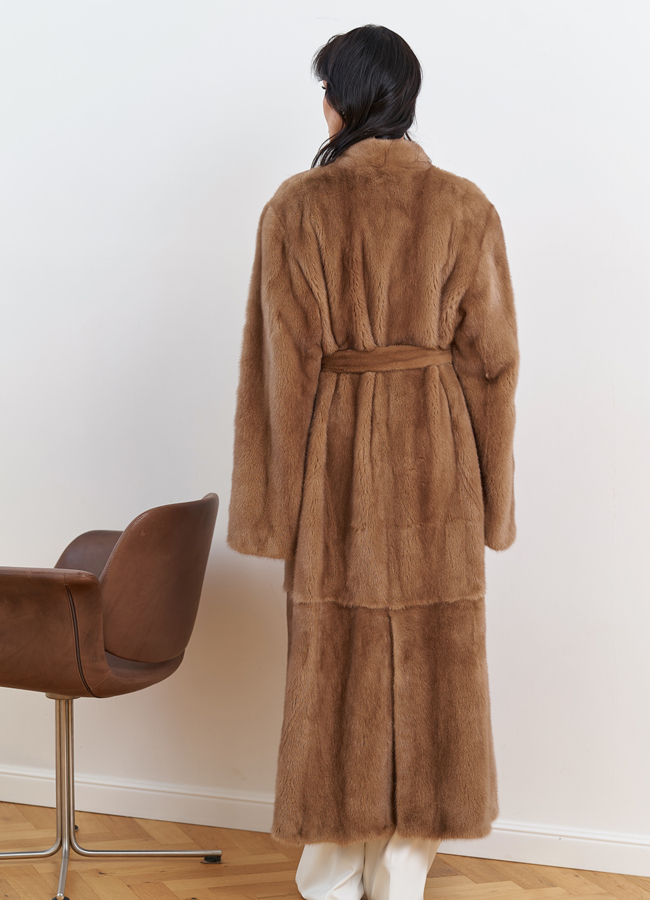 Женская длинная шуба из меха норки модель № 30695 в рассрочку