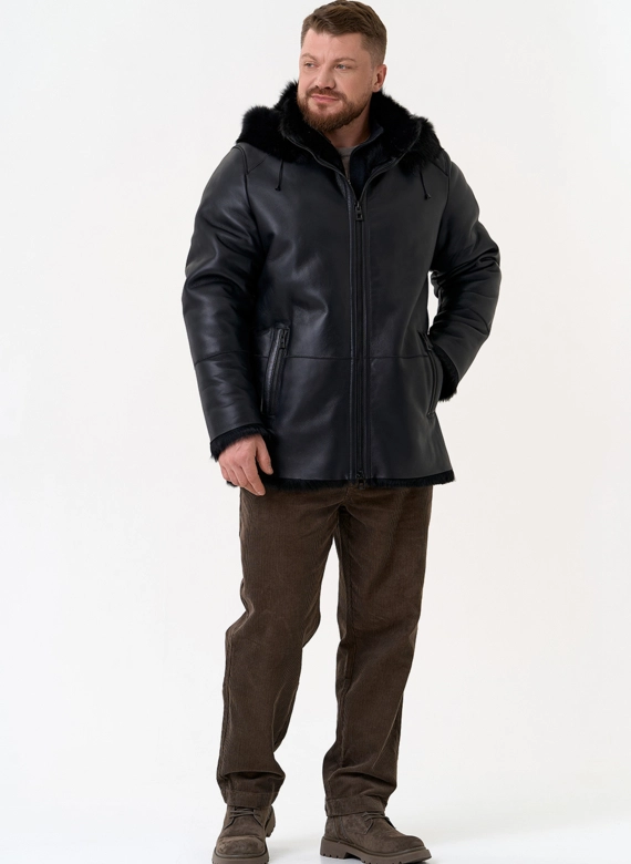 Мужская дубленка черного цвета с капюшоном фото