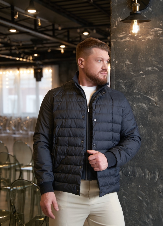 Мужская демисезонная куртка модель № 26940 меха малина