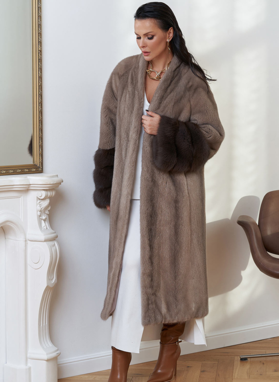 Шуба из меха скандинавской норки