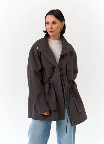 Женская куртка ветровка с накладными карманами