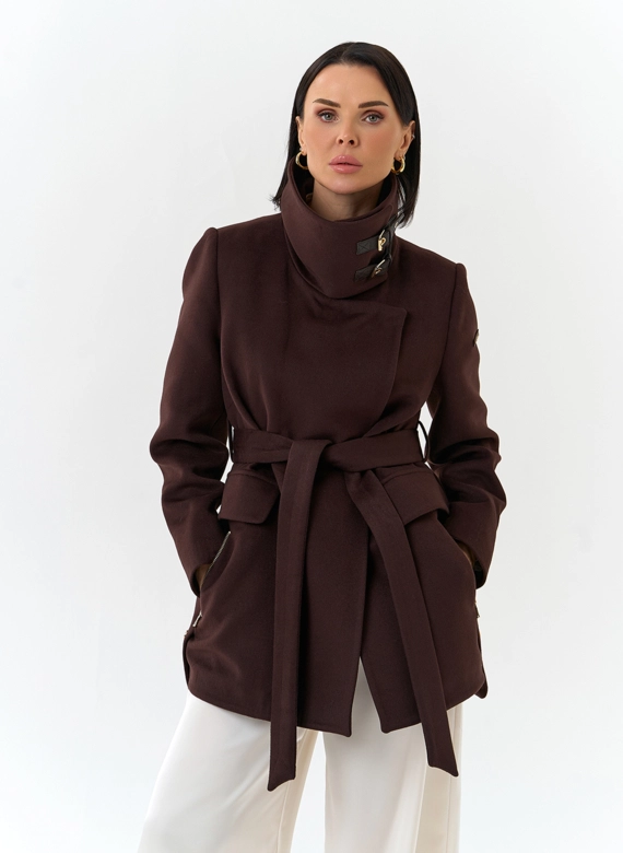 Женское укороченное пальто с воротником стойкой