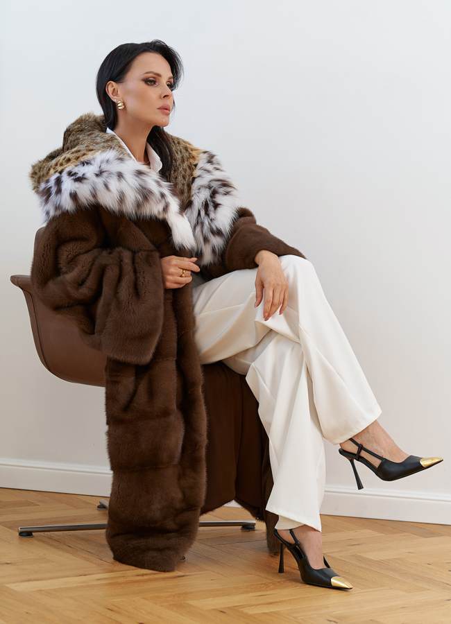 Женская шуба из меха норки с капюшоном из меха рыси модель № 30694 универмаг малина