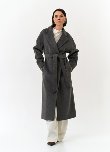 Женское пальто с английским воротником